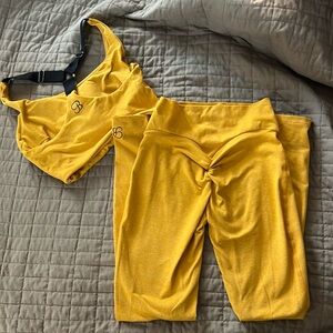 Bombshell sportswear set!